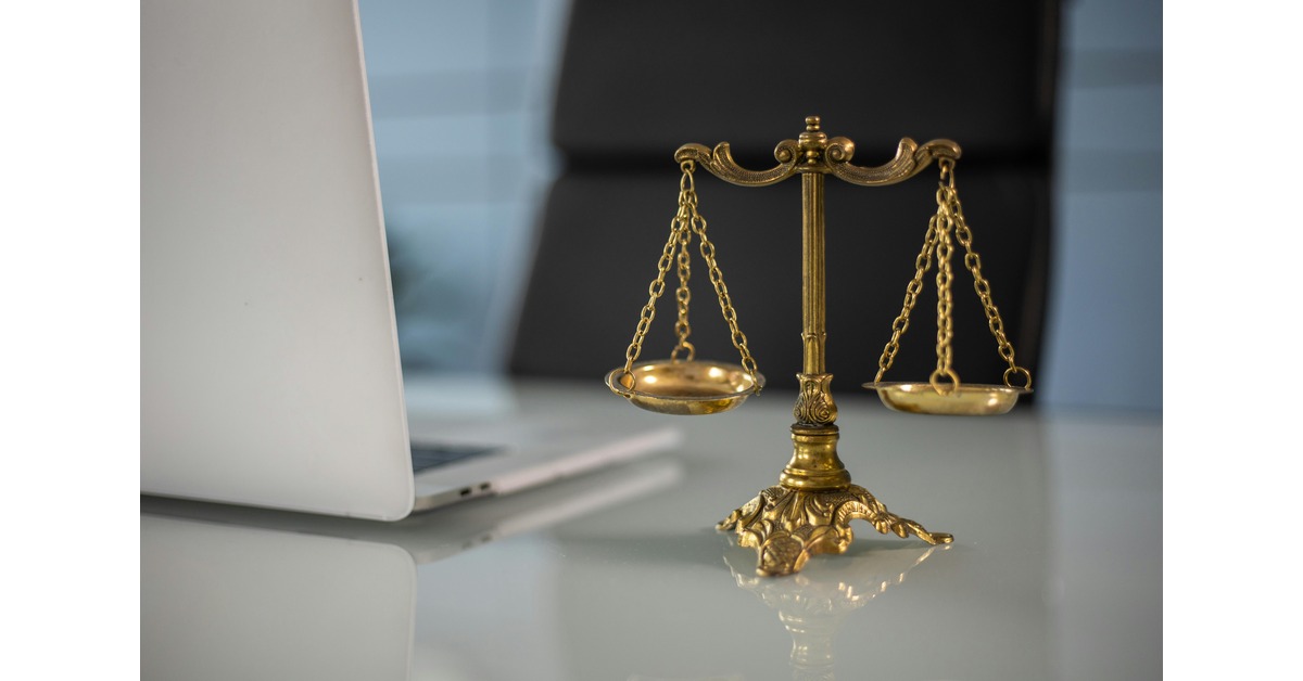 Business Contracts Lawyer