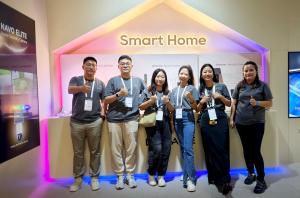 Dreame Smart Home team providing on-site support at the exhibition booth.