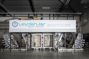 An employee of LeydenJar working on their unique production process