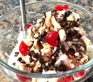 Healthy Ninja Creami Recipe - High Protein Vanilla with Chocolate Sauce and Chips