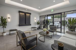 redefine-wellness-and-treatment-scottsdale-lobby