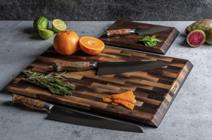 The STEELPORT Signature Knife & Board Set delivers our three most essential knives—the 8” Chef Knife, 4” Paring Knife, and 10” Bread Knife—plus STEELPORT’s two patent-pending game-changing SteelCore™ Cutting Boards–Standard 18”x12” and Mini 9”x6” size.