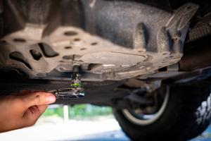 GripEdge Tools Triple Square Hand Socket In Use