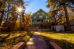Bed & Breakfast Innkeepers of Colorado offers inns throughout the state