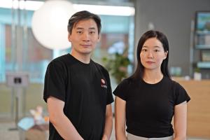 (From left) Ji Hun Kim, CEO of LITIV, and A Kyung Jang, COO