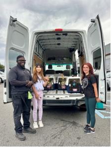 Frank Hanna Vivi Zhou and Brandy Cherven at JFK loading dogs (Image credit: Tess Pintchik)