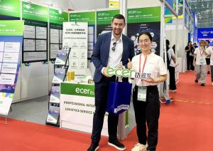 Ecer.com staff with American buyers