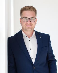 Chris Hendriks from RE/MAX Hendriks Team Realty