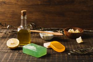 geurolie en ingrediënten voor vloeibare zeep maken