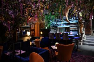 eculent interior in Kemah, TX