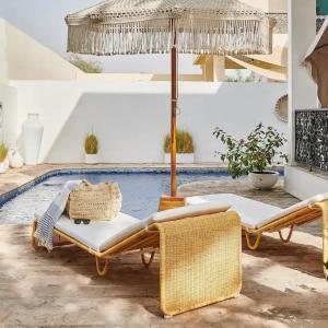 Comfortable Wicker Outdoor Furniture for Relaxing