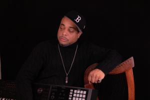 Lo-Fi Producer and Multi-Instrumentalist Hyp with Keyboard and Harp