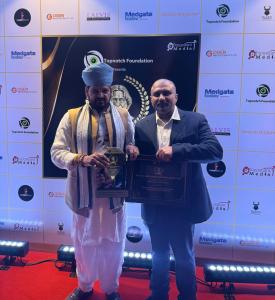 Dr. Mohana Rao Patibandla with Brij Bhushan on the red carpet after receiving the Best Minimally Invasive Neurosurgeon, Spine Surgeon, and Stereotactic Neurosurgeon award at the Dr. A.P.J. Abdul Kalam Inspiration Awards 2025 in New Delhi.