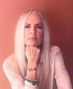 Author Angela Bennett