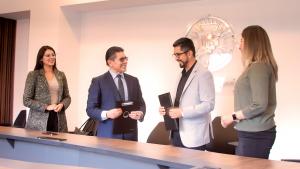 The signing ceremony was attended by Grecia P. Molina, local coordinator of Creative Society Project; José Ríos, representative of ALLATRA in Bolivia; Bernardo Mercado, Provincial Superior of the Society of Jesus; Sara Ticona, Legal Assistant to the Provincial Superior