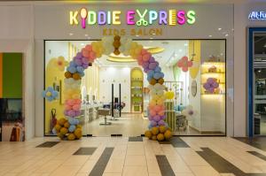 Colorful Kiddie Express Kids Salon entrance decorated – best kids salon for children’s haircuts and styling.