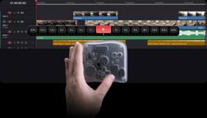 TourBox Shuttle unifies forward and reverse playback with variable-speed control on a single dial. Turning the knob forward increases playback speed step-by-step; turning it backward decreases it.