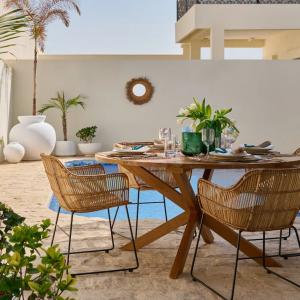 Stylish outdoor chair and table set in a Dubai patio