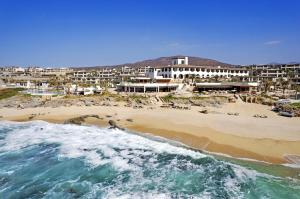 Overview of the Four Seasons Resort Cabo San Lucas, winner of the Ahead Awards 2025 in the resort category.