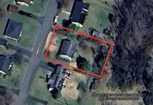 3BR/1BA home on .25+/- acre lot in the Grandview subdivision of Culpeper, VA. The single level home measures 884 +/- sf., and features an eat-in kitchen (all appliances convey), living room, utility room. Hardwood flooring (under carpet in some rooms); carpet throughout