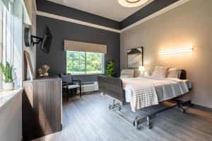 Citadel of Northbrook resident room.