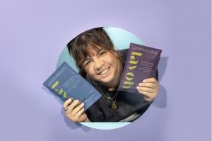 Eliza Trendiak holding packages of Lavoh faceclothes