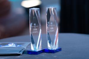 The 2025 Blue Star Award was presented to Craig and Lindsay for their conviction and unwavering dedication to the Alliance’s mission to end colorectal cancer.
