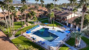 Icon on Spanish Trail Multifamily Property