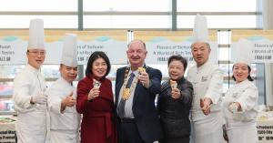 Beauty of Tianfu, A Date with Pandas