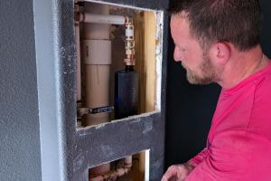 Mother Modern Plumbing installs smart water monitor and shutoff in Dallas, TX home.