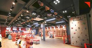 Retail Spaces with Tech-Driven Creative Solutions