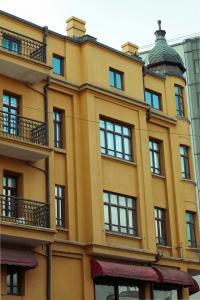 Modern commercial building in Canada representing compliance with the National Building Code of Canada (NBC 2020) and national construction standards.