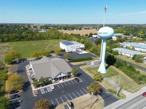Millwest Amish Furniture campus powered by 220 solar panels on the warehouse roof.