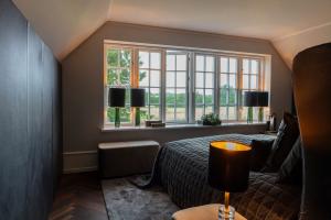 Fremtidens Boligliv: Moderne Helårs Træhuse med Grøn Innovation