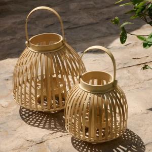 Stylish wicker bar stools for outdoor bar setup