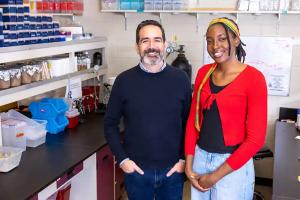 Dr. Javier Izquierdo and Resa Nelson in the laboratory.