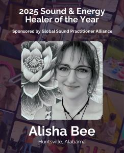 Black and white portrait of Alisha Bee, honored as a 2025 Sound & Energy Healer of the Year, sponsored by the Global Sound Practitioner Alliance. The image features Alisha smiling warmly in front of an artistic floral mural, representing her healing and c