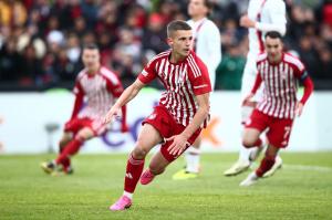 Olympiacos and Greece National team midfielder Christos Mouzakitis has officially announced himself as one of Europe’s brightest rising stars after winning the Golden Boy Web 2025 award