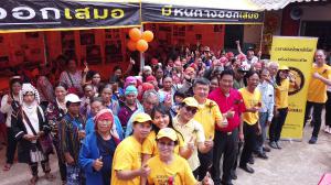 Scientology Volunteer Ministers Goodwill Tour is welcomed to the mountain village of Mae Salong, Thailand.