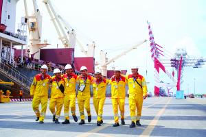 Long An International Port wins The People Development Award at the IBJ Awards 2025