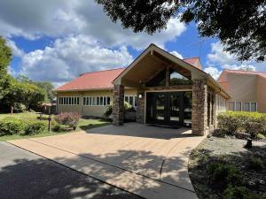 Warriors Heart is the first and only private and accredited treatment center in the US that is exclusively for military, veterans and first responders struggling with addiction, PTSD and co-occurring issues at 2 locations.