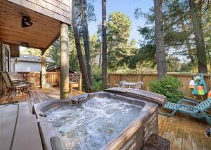 Oregon coast rental with hot tub