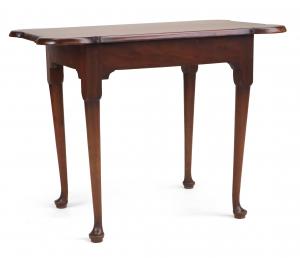 Chippendale mahogany porringer top tea table, Newport, R.I., 1780. Estimate: $8,000-$12,000